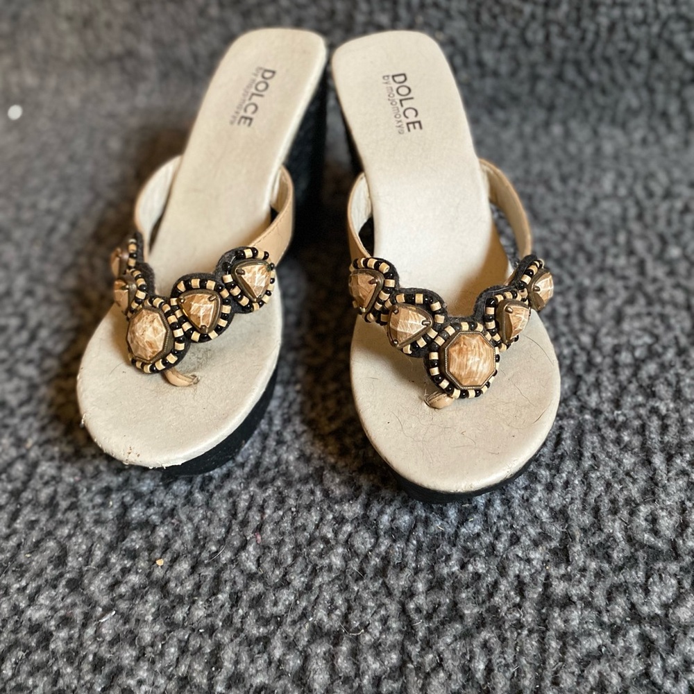 Dolce Vita Women's Black and Cream Embellished Sandals - Picture 10 of 10